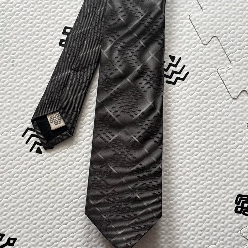 Burberry Men's Black Plaid Silk Tie